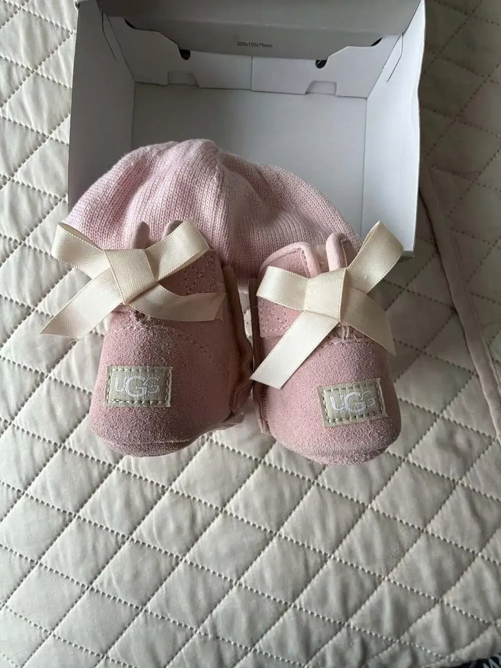 UGG Baby Jesse Bow II Bootie and Beanie Gift Set in Pink